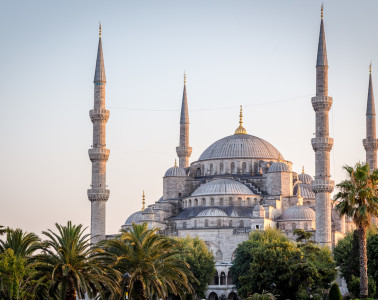 Sunset hits the Blue Mosque (Sultan Ahmet)