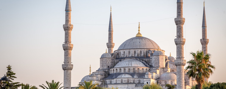 Sunset hits the Blue Mosque (Sultan Ahmet)